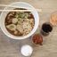 414. Risnudelsuppe med svin / Rice noodle soup with pork (Guai tæw moo nam tok)