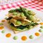 Millefoglie di pane carasau con hummus di piselli alla menta