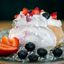 Ruladă Pavlova cu zmeură