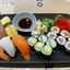 265.5 Nigiri: Lachs, Thunfisch, Tintenfisch, Garnelen, Eierstich. 12 Maki....