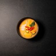C) Kokos-Curry-Soße