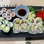 260. 12 Maki: 3 Lachs, 3 Thunfisch, 3 Gurken, 3 Avocado. 8 Inside Out Maki: 4 Alaska , 4 California